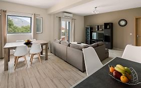 Mandi'S Apartments